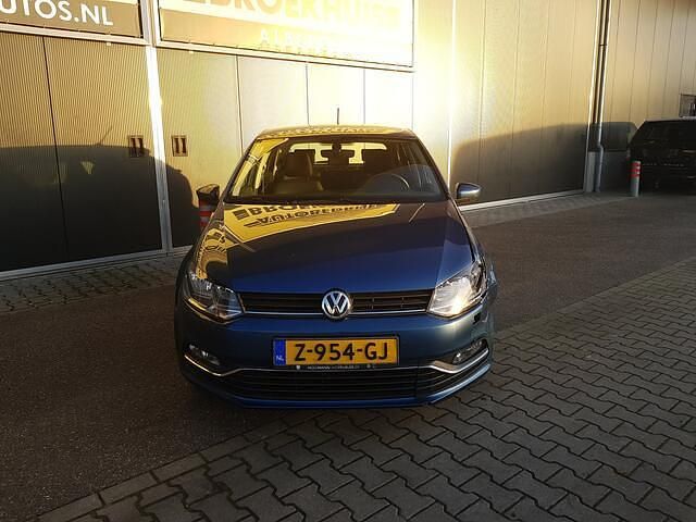 Occasion VW Polo Trendline 75 PK (55 kW) 2015 Blauw (metallic) Hatchback