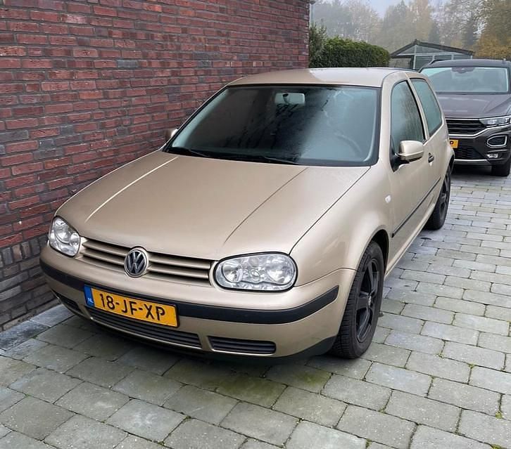Gebruikt 2002 VW Golf IV Comfortline | € 1.450 (Goede deal) - Afbeelding 1/4