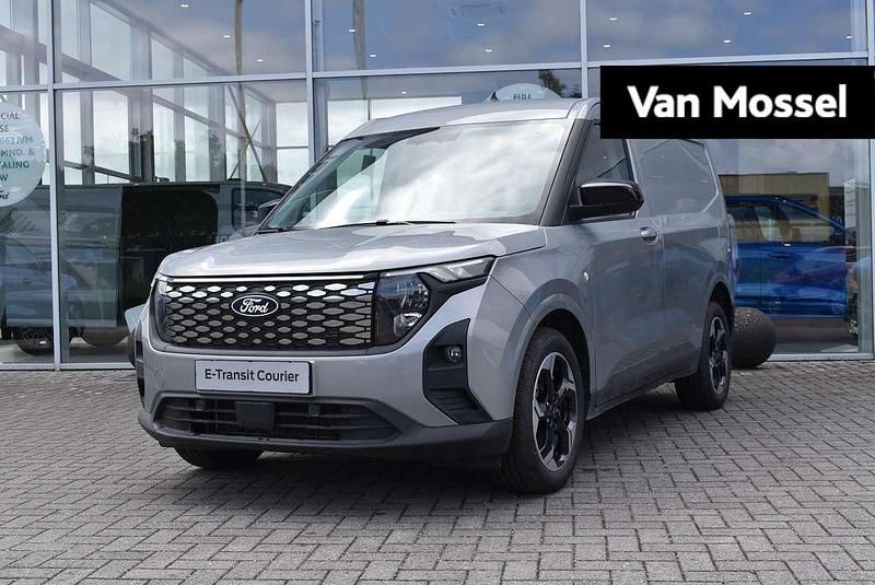 Zilver Nieuw 2025 Ford E-Transit Limited Van | € 30.345 (Eerlijke prijs) - Afbeelding 1/4