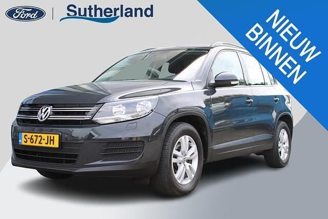 Grijs Gebruikt 2015 VW Tiguan SUV | € 12.900 (Eerlijke prijs) - Afbeelding 1/4