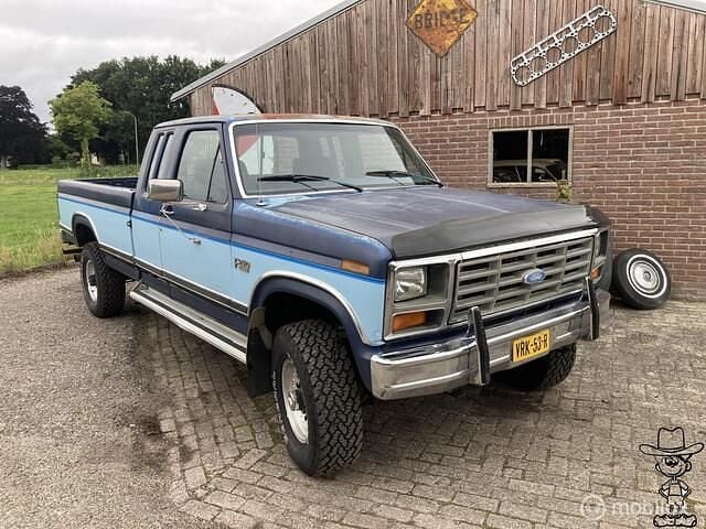 Blauw Gebruikt 1986 Ford F250 Pickup | € 18.500 - Afbeelding 1/4