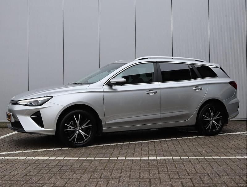 Grijs (metallic) Occasion 2023 MG MG5 EV Luxury Stationwagen | € 21.990 - Afbeelding 1/4