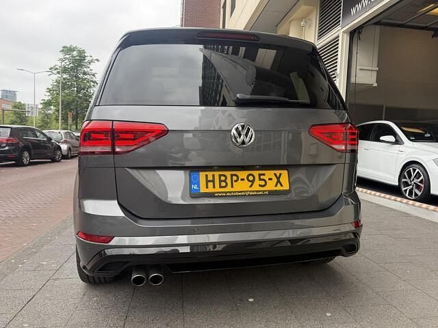 Occasion VW Touran R-line 180 PK (132 kW) 2018 Grijs MPV