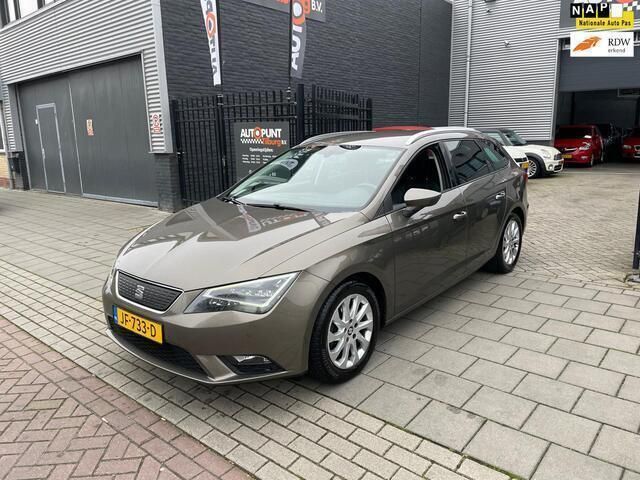 Bruin Gebruikt 2016 Seat Leon ST CONNECT Stationwagen | € 7.999 (Eerlijke prijs) - Afbeelding 1/4