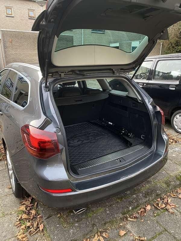 Occasion Opel Astra Sport 140 PK (102 kW) 2011 Grijs Stationwagen