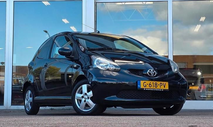 Occasion Toyota Aygo 68 PK (50 kW) 2008 Zwart Hatchback