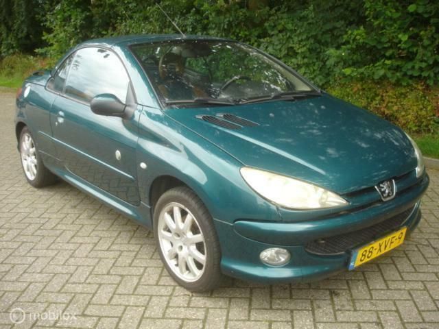 Groen Gebruikt 2003 Peugeot 206 CC Roland Garros Cabriolet | € 875 (Super prijs) - Afbeelding 1/4