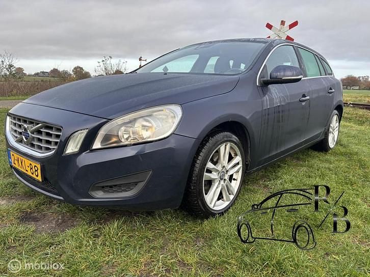 Blauw Occasion 2013 Volvo V60 Momentum Stationwagen | € 3.499 (Super prijs) - Afbeelding 1/4