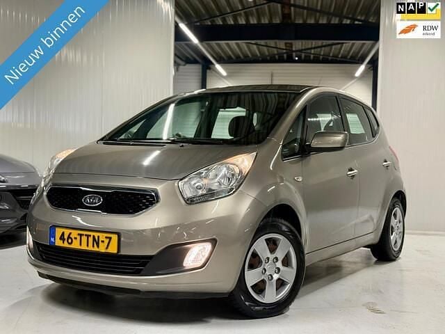 Grijs Occasion 2012 Kia Venga Plus Hatchback | € 6.740 (Eerlijke prijs) - Afbeelding 1/4