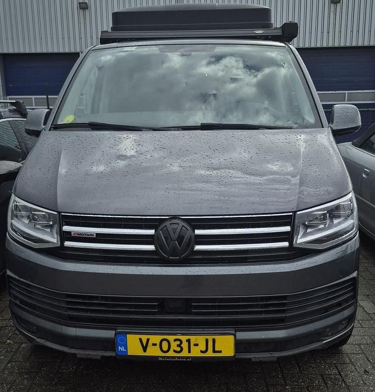 Grijs Gebruikt 2017 VW Multivan Van | € 34.000 - Afbeelding 1/4