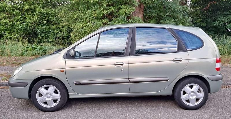 Groen Gebruikt 2003 Renault Scénic Authentique MPV | € 850 (Goede deal) - Afbeelding 1/4