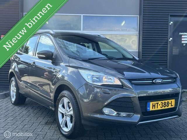 Grijs Gebruikt 2016 Ford Kuga Trend SUV | € 10.950 (Eerlijke prijs) - Afbeelding 1/4