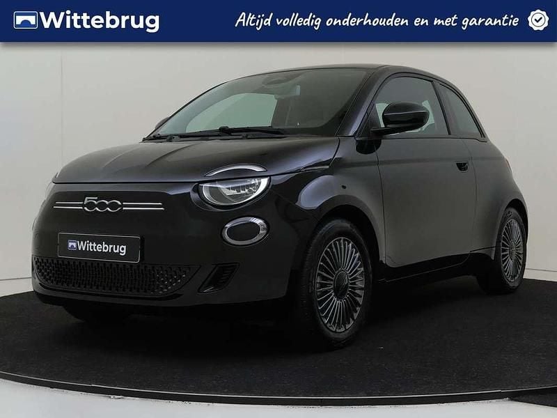 Zwart Gebruikt 2022 Fiat 500e Icon Hatchback | € 18.225 (Eerlijke prijs) - Afbeelding 1/3
