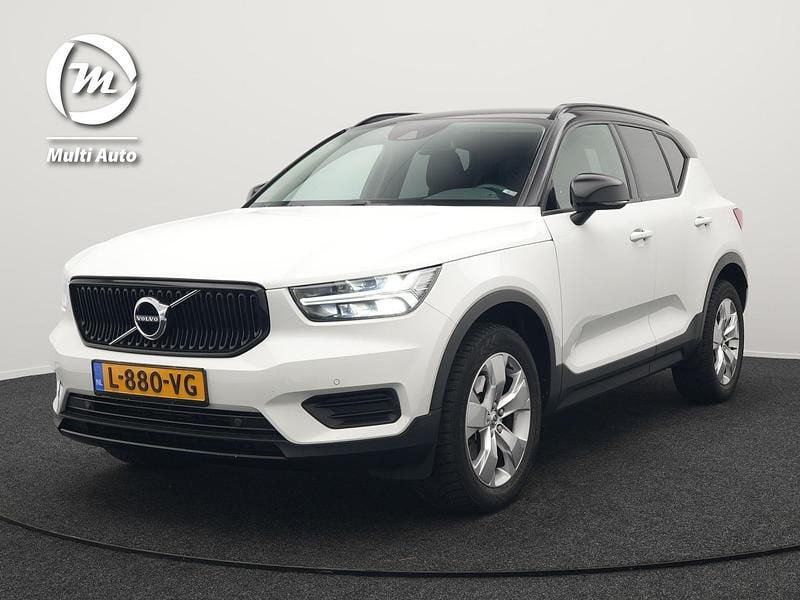 Wit Gebruikt 2018 Volvo XC40 Momentum SUV | € 26.940 (Super prijs) - Afbeelding 1/4