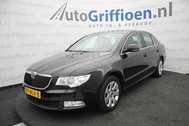Zwart Gebruikt 2010 Skoda Superb Business Line Hatchback | € 3.490 (Super prijs) - Afbeelding 1/4