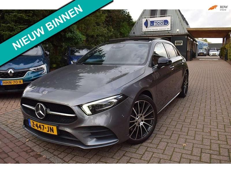 Grijs Gebruikt 2021 Mercedes A250 Business Hatchback | € 29.245 (Eerlijke prijs) - Afbeelding 1/4