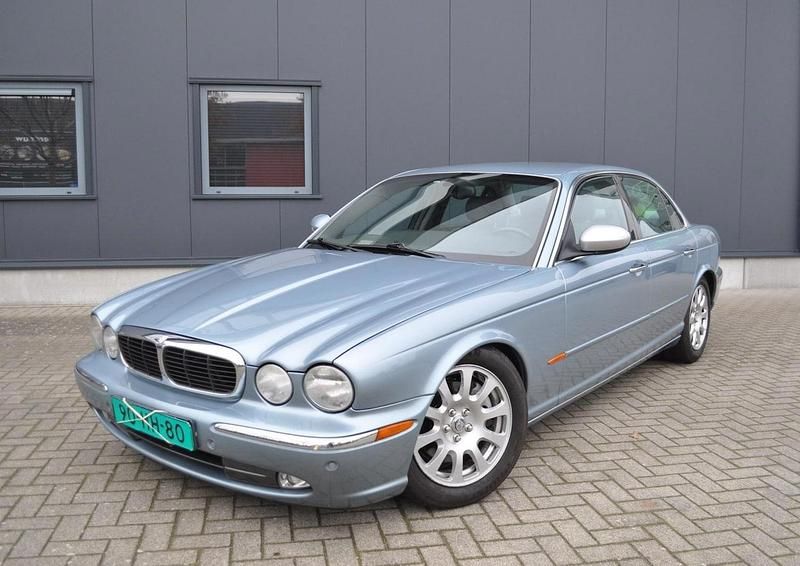 Blauw, metallic lak Gebruikt 2003 Jaguar XJ Executive Sedan | € 10.995 - Afbeelding 1/4