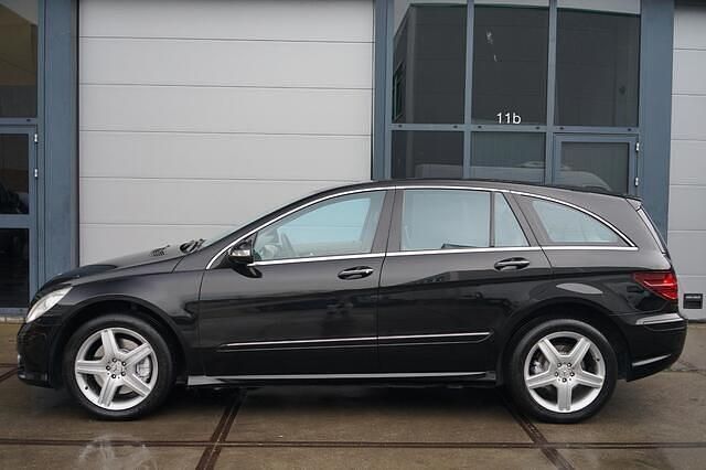Zwart Gebruikt 2009 Mercedes R500 MPV | € 11.900 - Afbeelding 1/4
