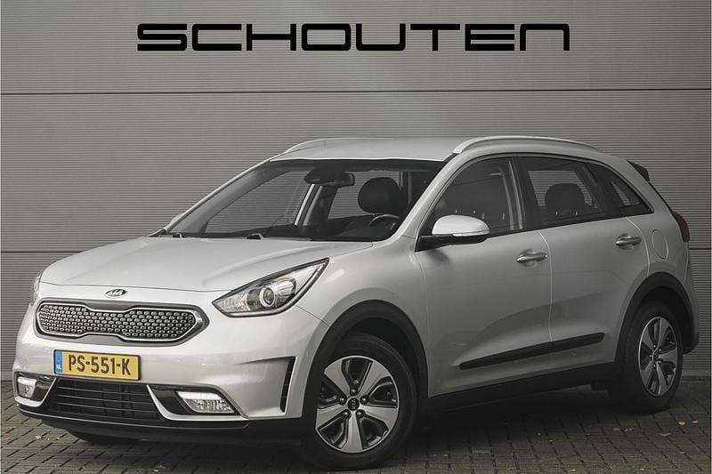 Grijs Gebruikt 2017 Kia Niro SUV | € 14.900 (Eerlijke prijs) - Afbeelding 1/3