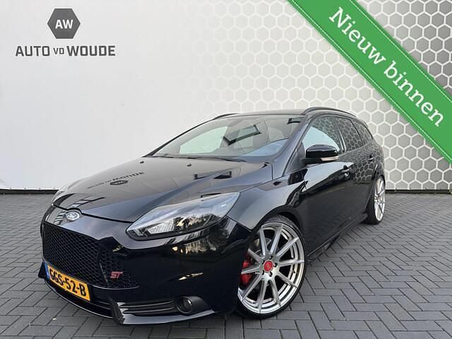 Zwart Gebruikt 2014 Ford Focus ST Stationwagen | € 12.950 (Eerlijke prijs) - Afbeelding 1/4
