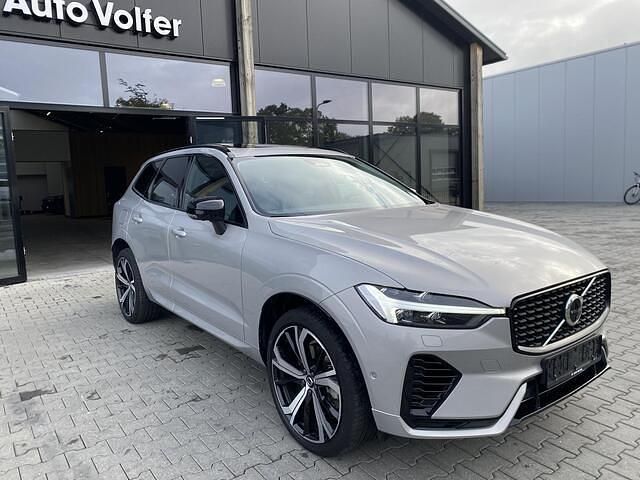 Grijs Gebruikt 2023 Volvo XC60 Plus SUV | € 47.800 - Afbeelding 1/4