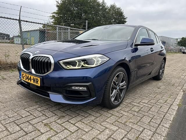 Blauw Gebruikt 2019 BMW 118 Efficient Dynamics Hatchback | € 14.950 (Iets duurder) - Afbeelding 1/4