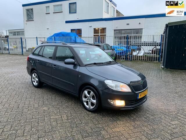 Grijs Gebruikt 2011 Skoda Fabia GreenLine Hatchback | € 1.950 (Eerlijke prijs) - Afbeelding 1/4