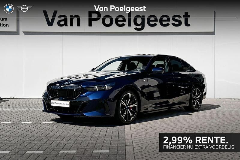 Blauw Nieuw 2025 BMW i5 M Sport Sedan | € 90.691 - Afbeelding 1/4