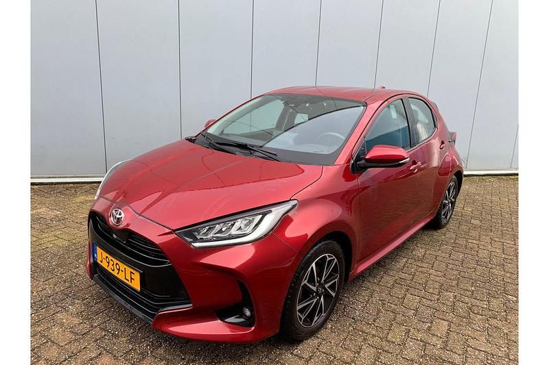 Rood Gebruikt 2020 Toyota Yaris Edition Hatchback | € 18.749 (Eerlijke prijs) - Afbeelding 1/1