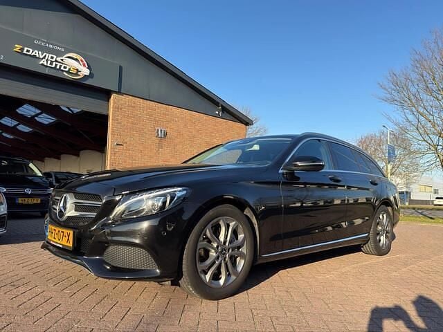 Zwart Occasion 2017 Mercedes C250 Premium Plus Stationwagen | € 17.999 (Super prijs) - Afbeelding 1/4