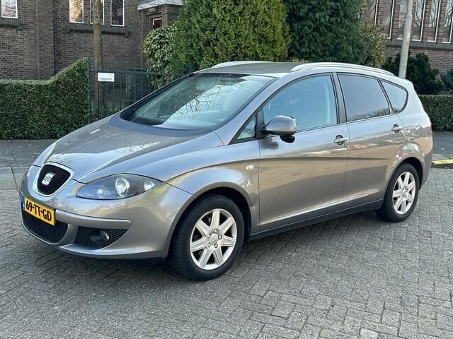 Grijs Gebruikt 2007 Seat Altea XL Stylance MPV | € 1.850 (Goede deal) - Afbeelding 1/4