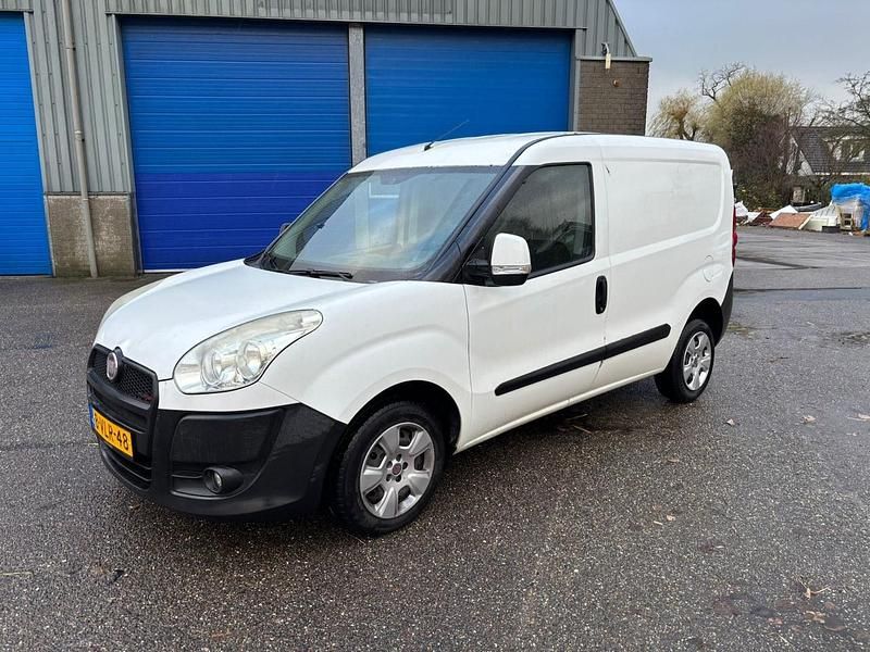 Gebruikt 2011 Fiat Doblò MPV | € 3.950 (Iets duurder) - Afbeelding 1/4