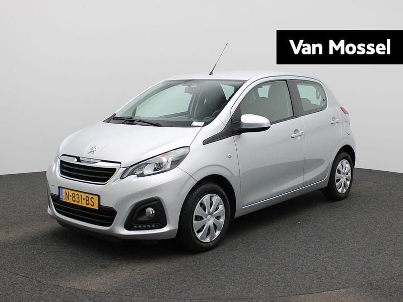Grijs Gebruikt 2021 Peugeot 108 Active Hatchback | € 10.400 (Eerlijke prijs) - Afbeelding 1/4