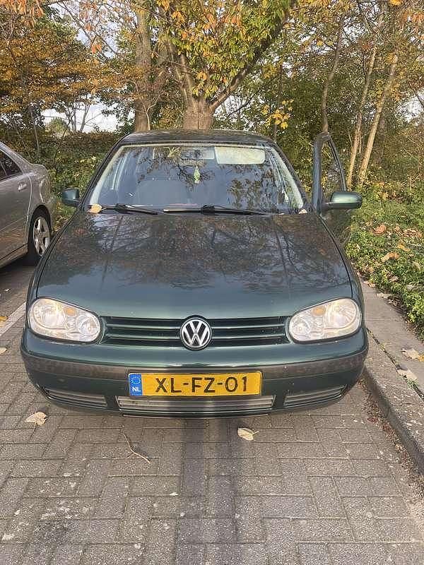 Groen Gebruikt 1999 VW Golf IV Hatchback | € 1.350 (Eerlijke prijs) - Afbeelding 1/4