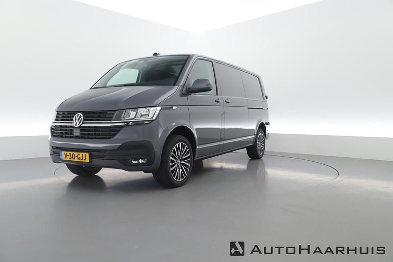 Grijs Gebruikt 2024 VW Transporter Pure Van | € 52.450 (Duur) - Afbeelding 1/4