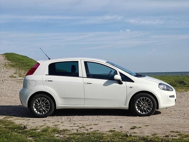 Occasion Fiat Punto More 101 PK (74 kW) 2018 Wit Hatchback