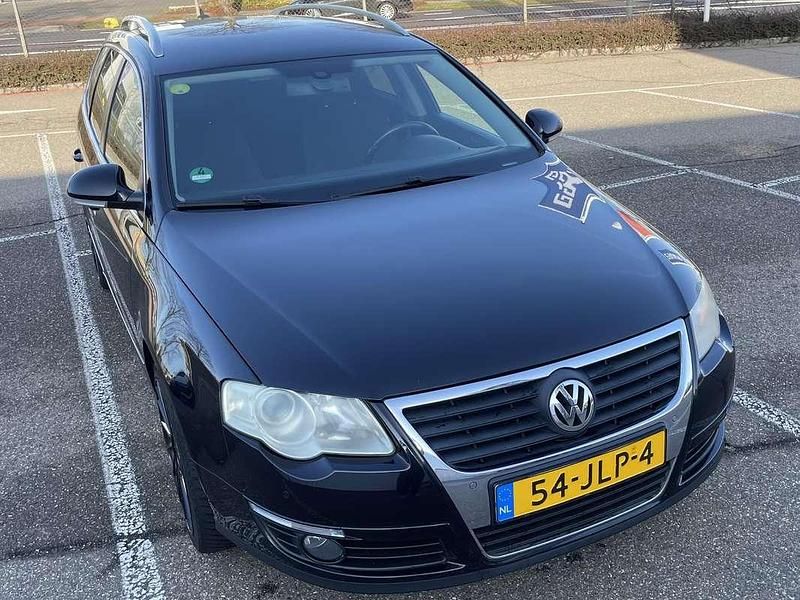 Zwart Occasion 2009 VW Passat Comfortline Stationwagen | € 5.000 (Eerlijke prijs) - Afbeelding 1/4