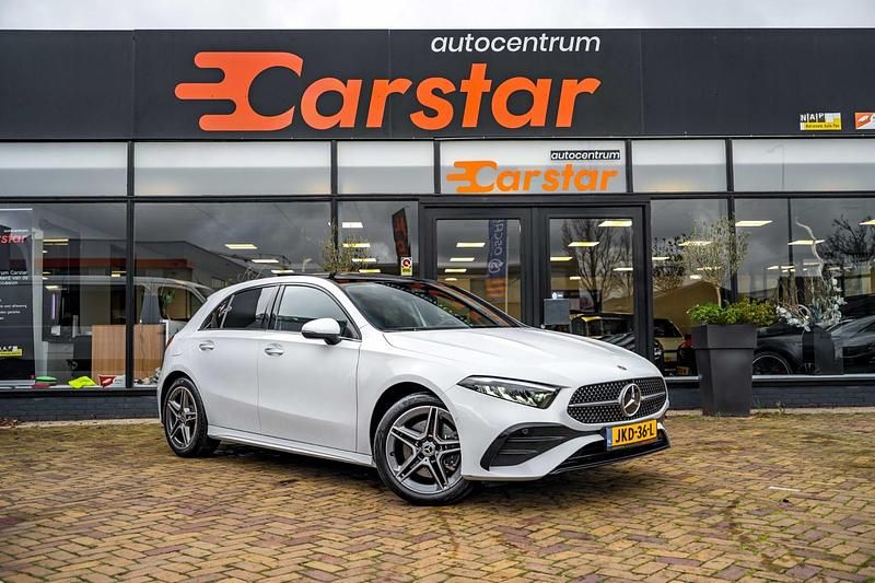 Wit Occasion 2025 Mercedes A250 AMG line Hatchback | € 35.950 (Eerlijke prijs) - Afbeelding 1/4