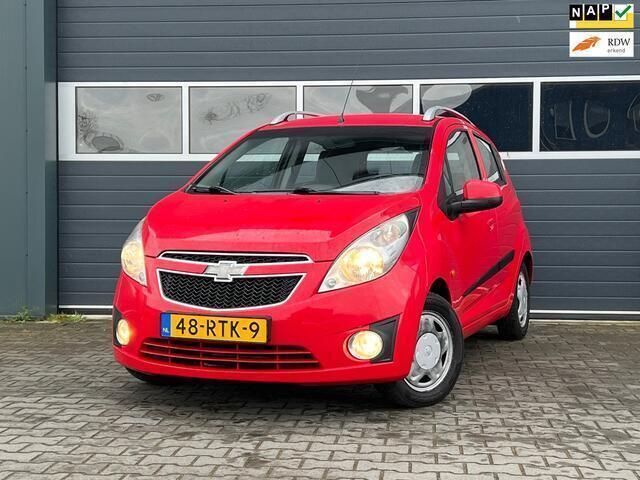 Rood Gebruikt 2011 Chevrolet Spark LS Hatchback | € 1.975 (Goede deal) - Afbeelding 1/4