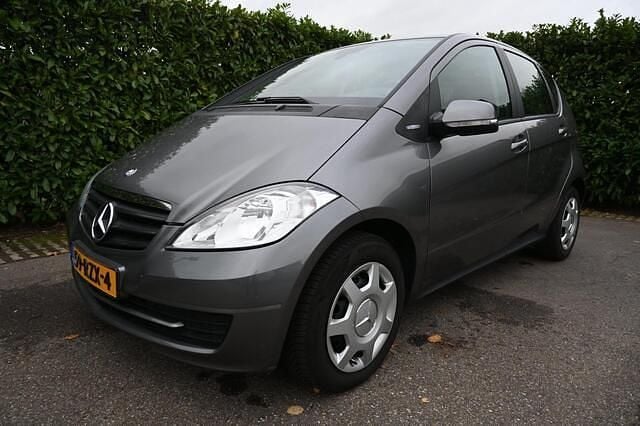 Grijs Gebruikt 2011 Mercedes A160 Business MPV | € 4.750 (Iets duurder) - Afbeelding 1/4