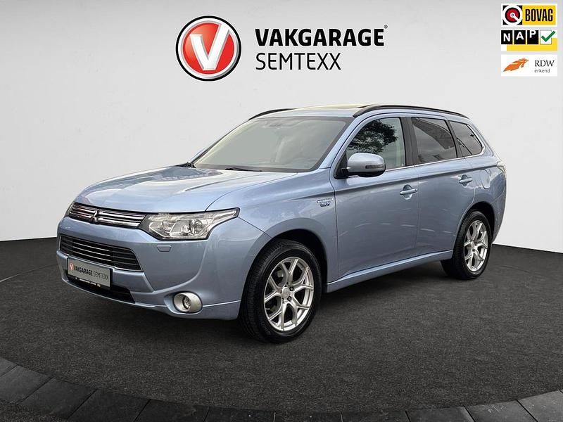 Blauw Gebruikt 2014 Mitsubishi Outlander P-HEV Instyle SUV | € 11.850 (Goede deal) - Afbeelding 1/4