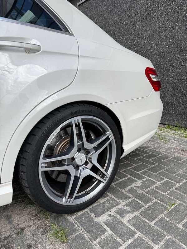 Wit Gebruikt 2010 Mercedes E63 AMG AMG Sedan | € 25.000 - Afbeelding 1/4