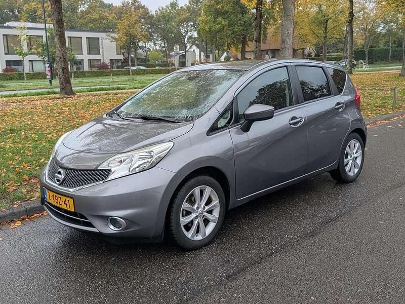 Grijs Gebruikt 2014 Nissan Note S MPV | € 3.900 (Goede deal) - Afbeelding 1/4