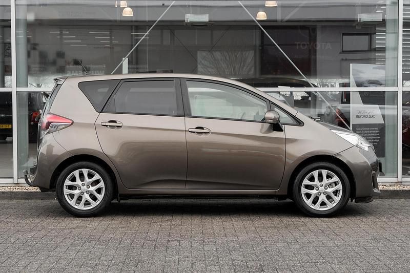 Occasion Toyota Verso-S Trend 99 PK (72 kW) 2015 Bruin MPV
