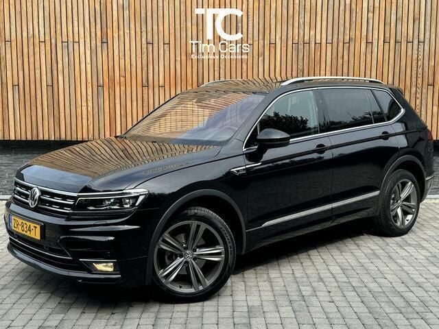 Zwart Gebruikt 2019 VW Tiguan Allspace R-line SUV | € 28.950 (Eerlijke prijs) - Afbeelding 1/4