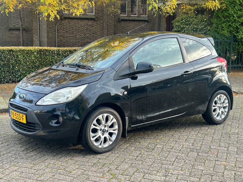 Zwart Gebruikt 2009 Ford Ka Trend Hatchback | € 2.000 (Eerlijke prijs) - Afbeelding 1/4