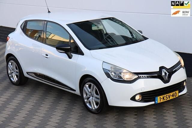 Wit Gebruikt 2013 Renault Clio IV Expression Hatchback | € 4.445 (Eerlijke prijs) - Afbeelding 1/4