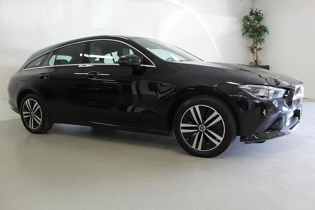 Occasion Mercedes CLA250 Shooting Brake Business 102 PK (75 kW) 2020 Zwart Stationwagen