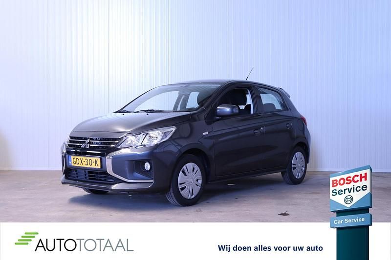 Grijs Gebruikt 2024 Mitsubishi Space Star Hatchback | € 15.950 (Iets duurder) - Afbeelding 1/4