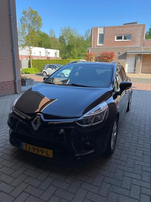 Zwart (parellak) Gebruikt 2018 Renault Clio GrandTour LIMITED Stationwagen | € 7.000 (Super prijs) - Afbeelding 1/4